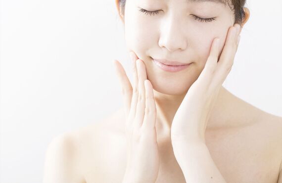 小顔を目指せるフェイシャルの施術に対応しています | エステできれいを目指すなら清水町のテラ・ラポール